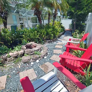 Holiday home Cozy And Conveniently Located Pool With Free Wifi, Tampa